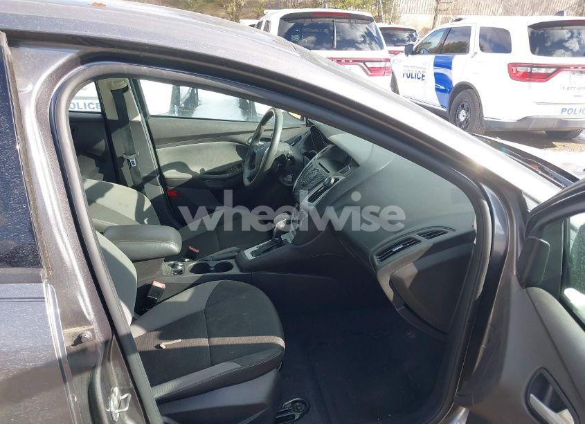 Photo 5 of 2013 Ford Focus SE (VIN 1FADP3K21DL317129)