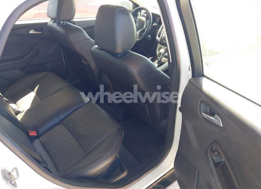 Photo 8 of 2013 Ford Focus SE (VIN 1FADP3K21DL333573)