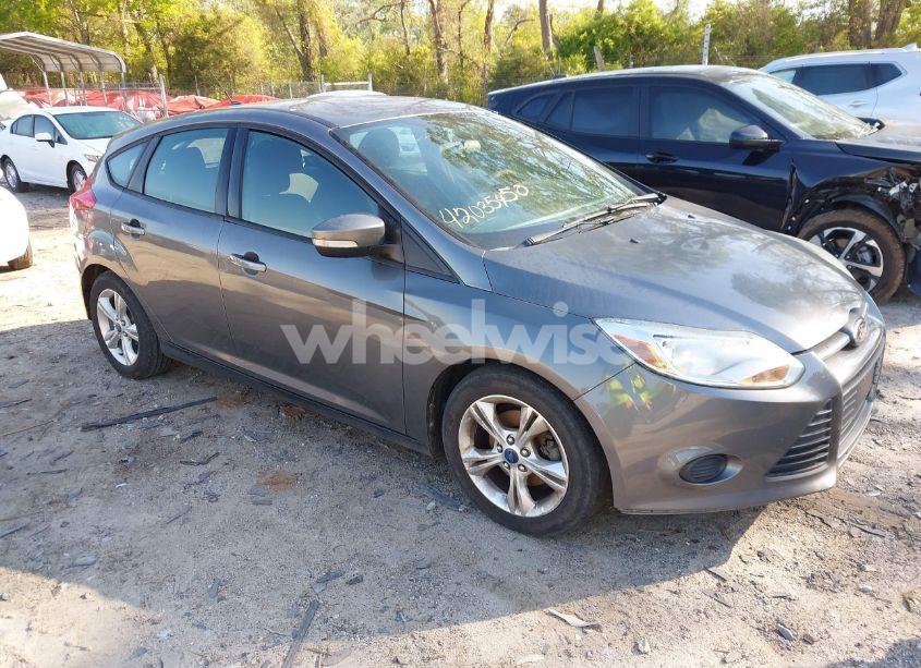 2013 Ford Focus SE (VIN 1FADP3K21DL341348) main photo