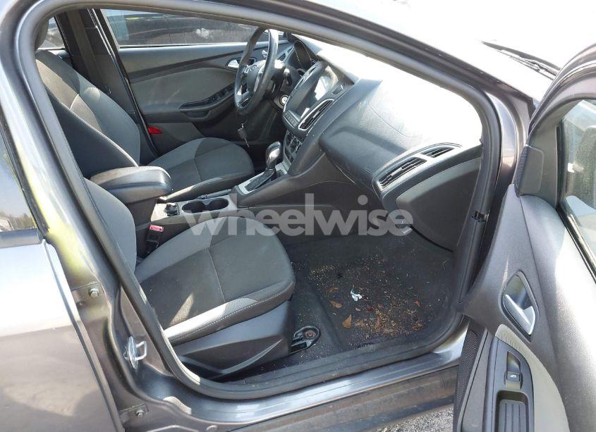 Photo 5 of 2013 Ford Focus SE (VIN 1FADP3K21DL341348)