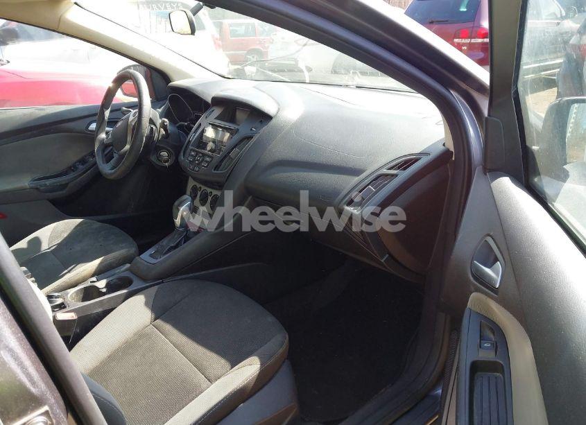 Photo 5 of 2013 Ford Focus SE (VIN 1FADP3K21DL341530)