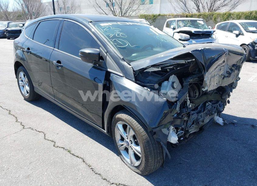 2013 Ford Focus SE (VIN 1FADP3K21DL362958) main photo