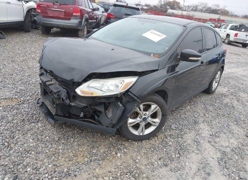 2013 Ford Focus SE (VIN 1FADP3K21DL381865) main photo