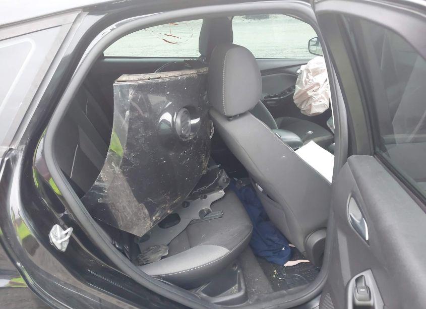 Photo 8 of 2013 Ford Focus SE (VIN 1FADP3K21DL381865)