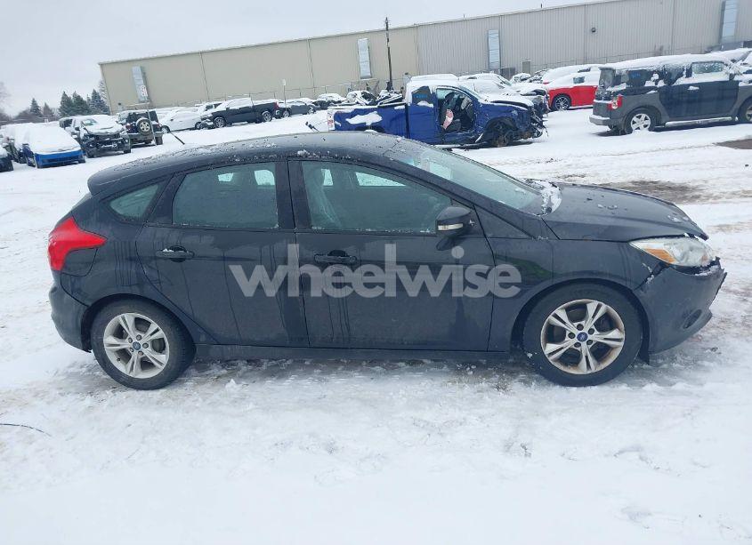 Photo 13 of 2014 Ford Focus SE (VIN 1FADP3K21EL108068)