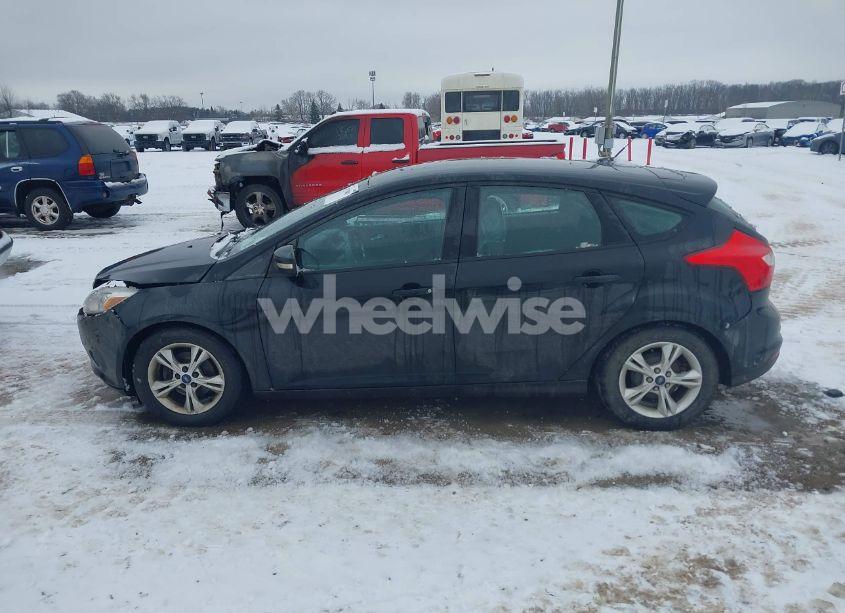 Photo 14 of 2014 Ford Focus SE (VIN 1FADP3K21EL108068)