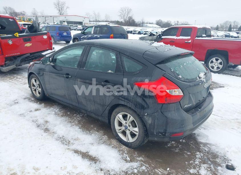 Photo 3 of 2014 Ford Focus SE (VIN 1FADP3K21EL108068)