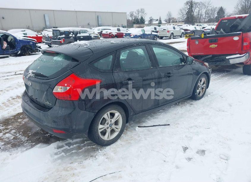Photo 4 of 2014 Ford Focus SE (VIN 1FADP3K21EL108068)