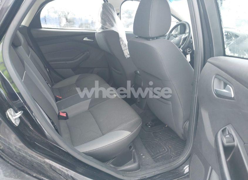 Photo 8 of 2014 Ford Focus SE (VIN 1FADP3K21EL108068)