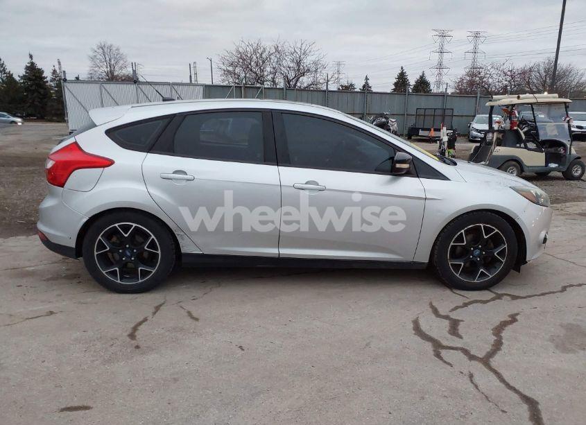 Photo 14 of 2014 Ford Focus SE (VIN 1FADP3K21EL142592)