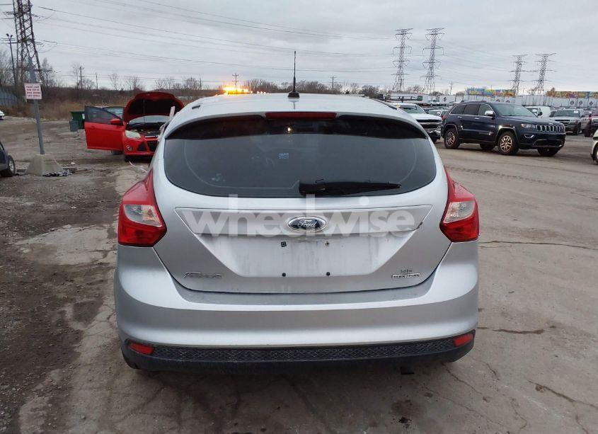 Photo 15 of 2014 Ford Focus SE (VIN 1FADP3K21EL142592)