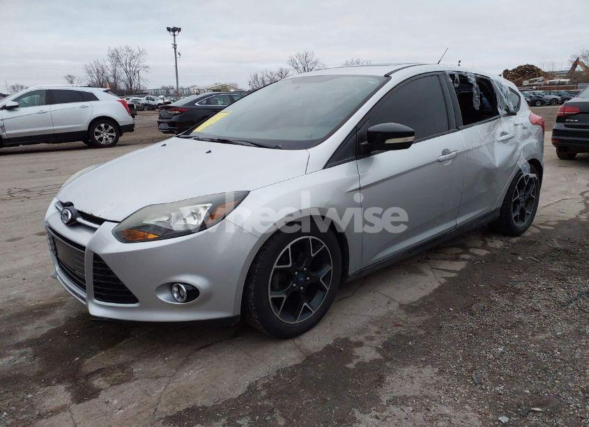 Photo 2 of 2014 Ford Focus SE (VIN 1FADP3K21EL142592)