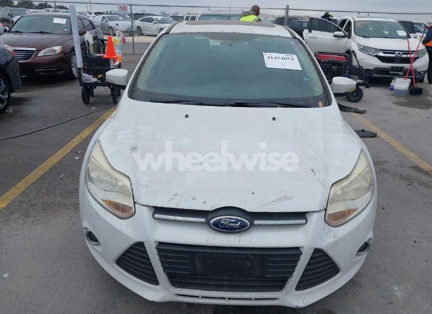 Photo 6 of 2014 Ford Focus SE (VIN 1FADP3K21EL192733)