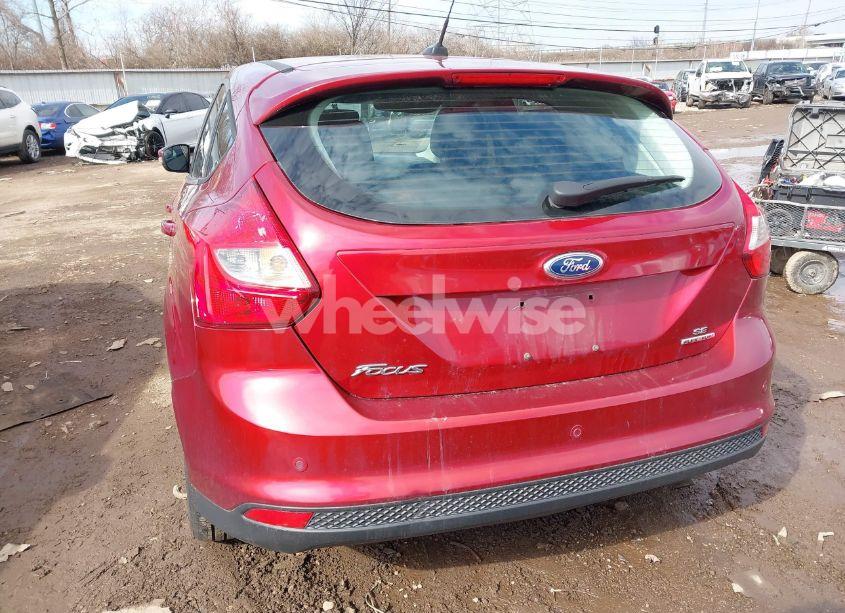 Photo 13 of 2014 Ford Focus SE (VIN 1FADP3K21EL193946)