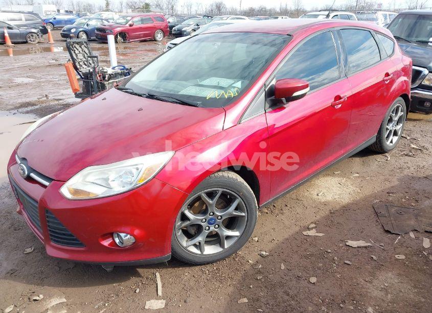 Photo 2 of 2014 Ford Focus SE (VIN 1FADP3K21EL193946)