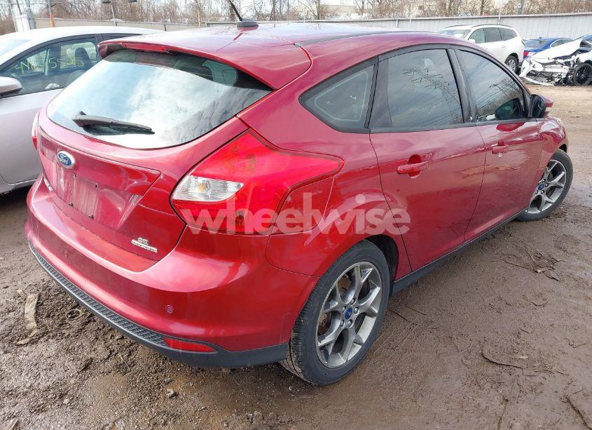 Photo 4 of 2014 Ford Focus SE (VIN 1FADP3K21EL193946)