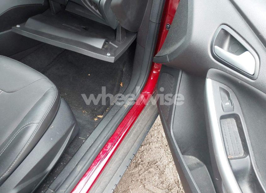 Photo 5 of 2014 Ford Focus SE (VIN 1FADP3K21EL193946)