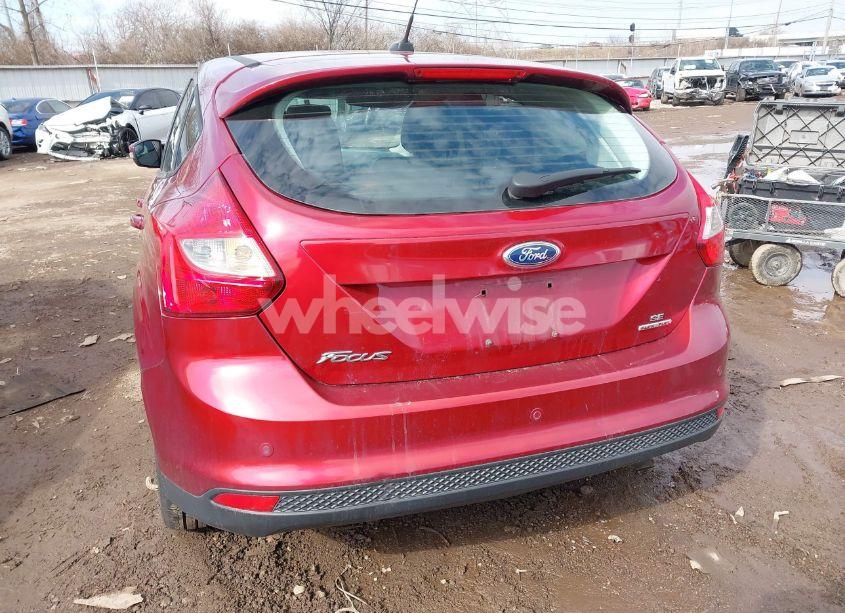 Photo 6 of 2014 Ford Focus SE (VIN 1FADP3K21EL193946)
