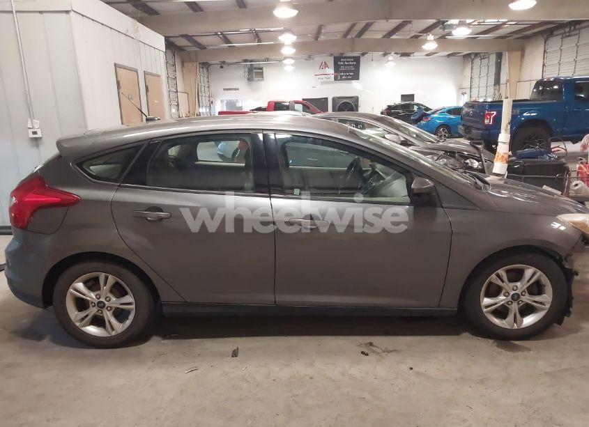Photo 13 of 2014 Ford Focus SE (VIN 1FADP3K21EL211345)