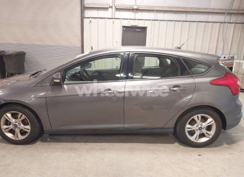 Photo 14 of 2014 Ford Focus SE (VIN 1FADP3K21EL211345)