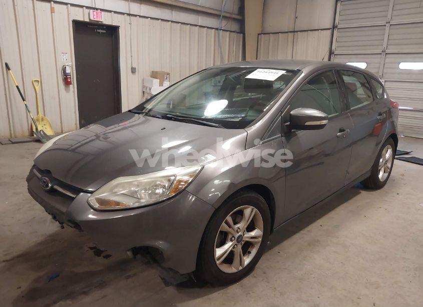 Photo 2 of 2014 Ford Focus SE (VIN 1FADP3K21EL211345)
