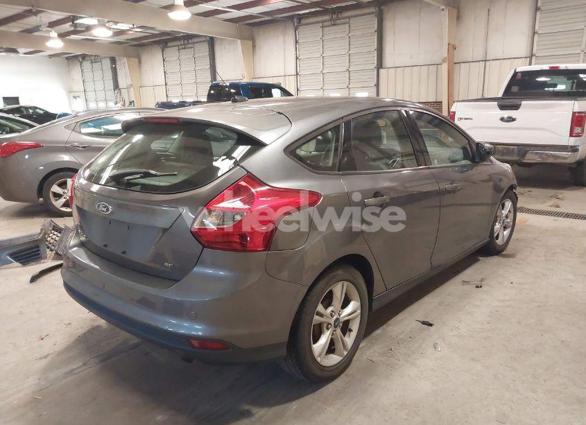 Photo 4 of 2014 Ford Focus SE (VIN 1FADP3K21EL211345)