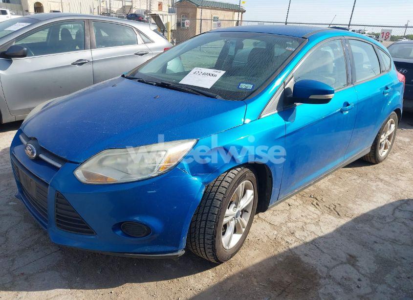 Photo 2 of 2014 Ford Focus SE (VIN 1FADP3K21EL229294)