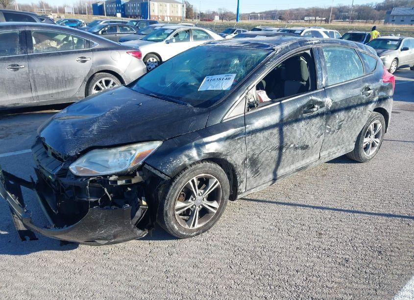 Photo 2 of 2014 Ford Focus SE (VIN 1FADP3K21EL254244)