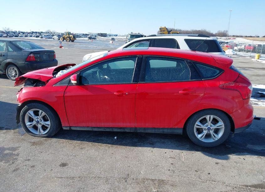 Photo 15 of 2014 Ford Focus SE (VIN 1FADP3K21EL260691)