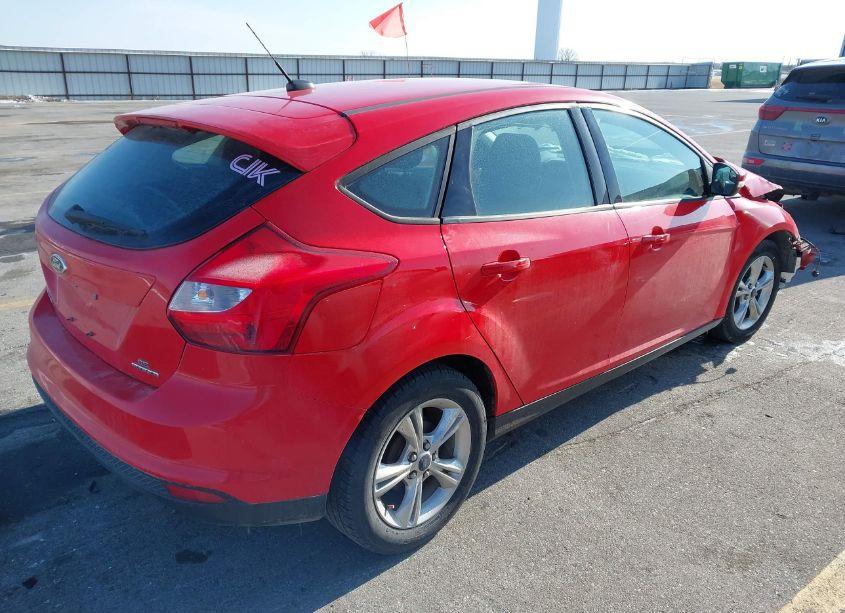 Photo 4 of 2014 Ford Focus SE (VIN 1FADP3K21EL260691)