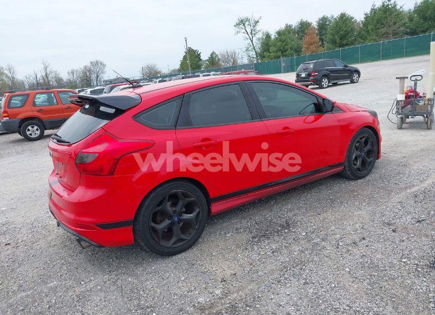 Photo 4 of 2014 Ford Focus SE (VIN 1FADP3K21EL275515)