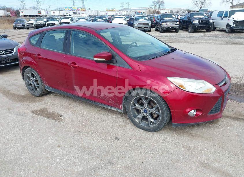 2014 Ford Focus SE (VIN 1FADP3K21EL280228) main photo