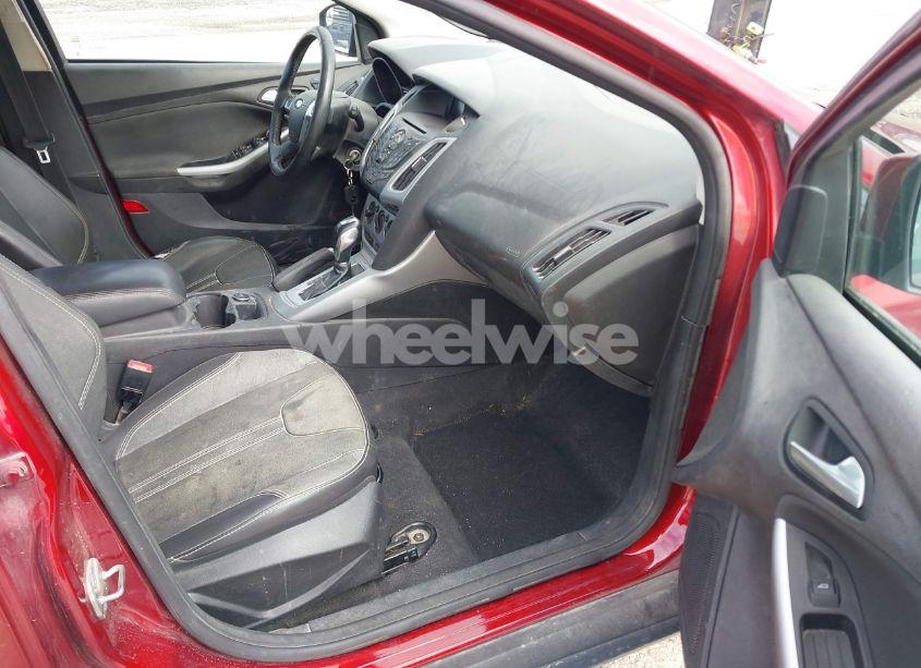 Photo 5 of 2014 Ford Focus SE (VIN 1FADP3K21EL280228)