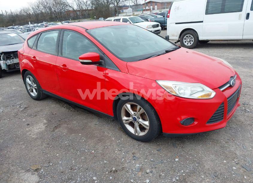 2014 Ford Focus SE (VIN 1FADP3K21EL283212) main photo