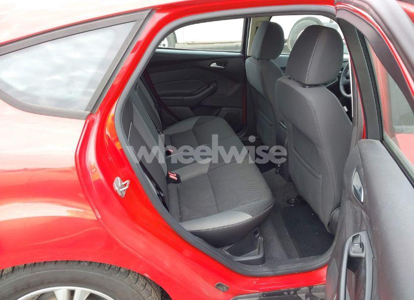 Photo 8 of 2014 Ford Focus SE (VIN 1FADP3K21EL283212)