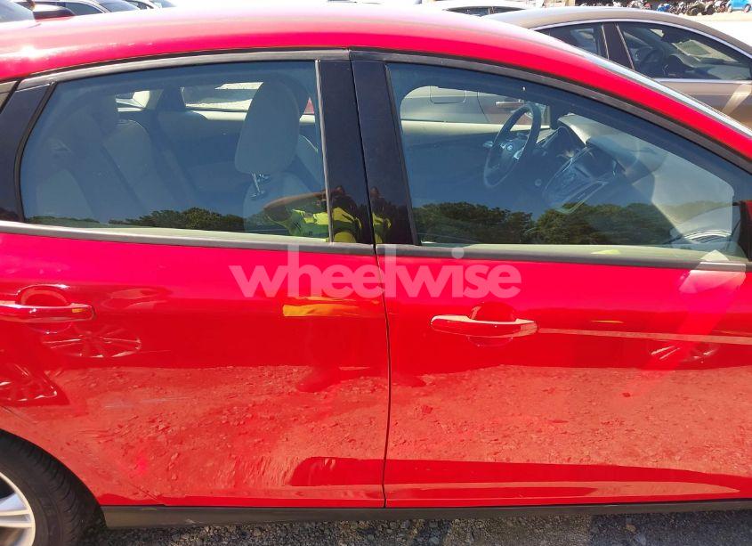 Photo 13 of 2014 Ford Focus SE (VIN 1FADP3K21EL283730)