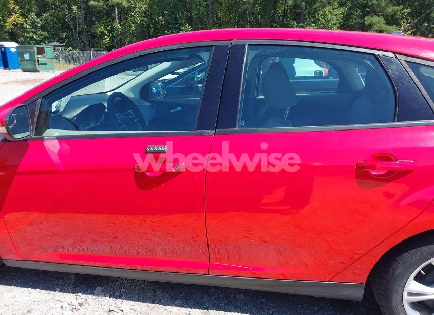 Photo 14 of 2014 Ford Focus SE (VIN 1FADP3K21EL283730)