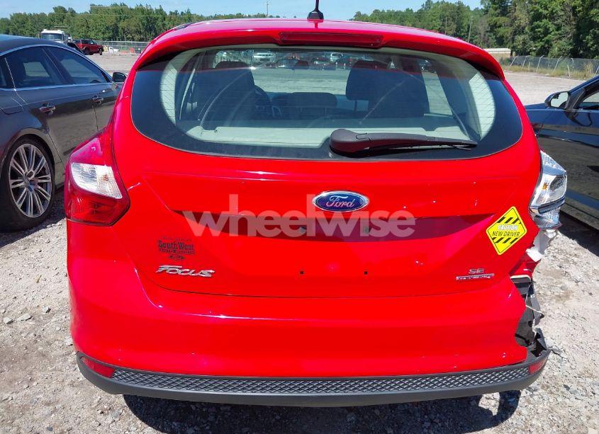 Photo 16 of 2014 Ford Focus SE (VIN 1FADP3K21EL283730)