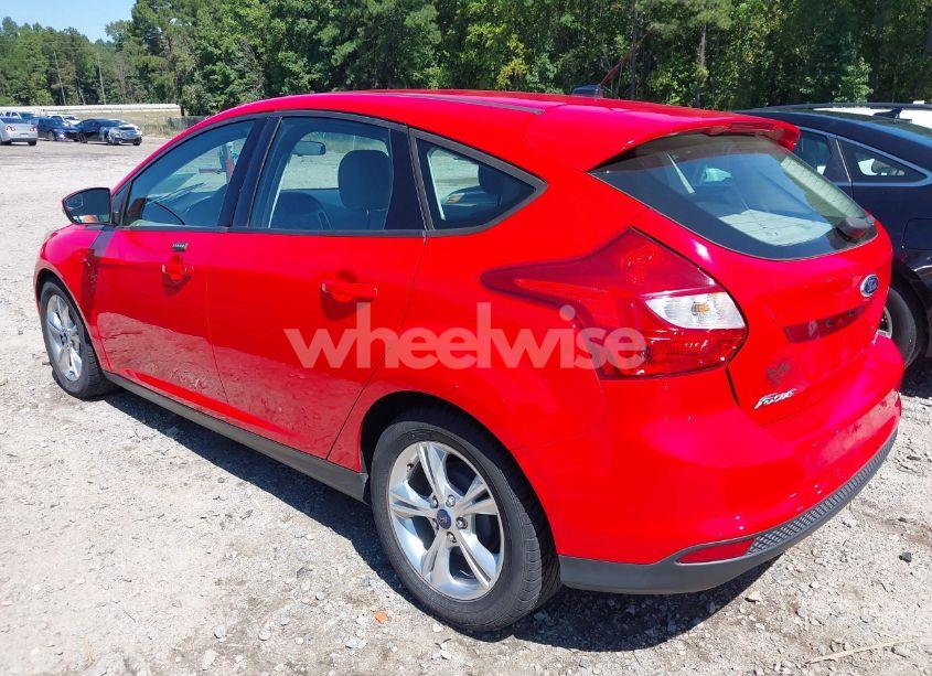 Photo 3 of 2014 Ford Focus SE (VIN 1FADP3K21EL283730)