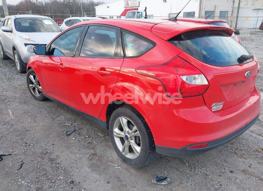 Photo 3 of 2014 Ford Focus SE (VIN 1FADP3K21EL313096)