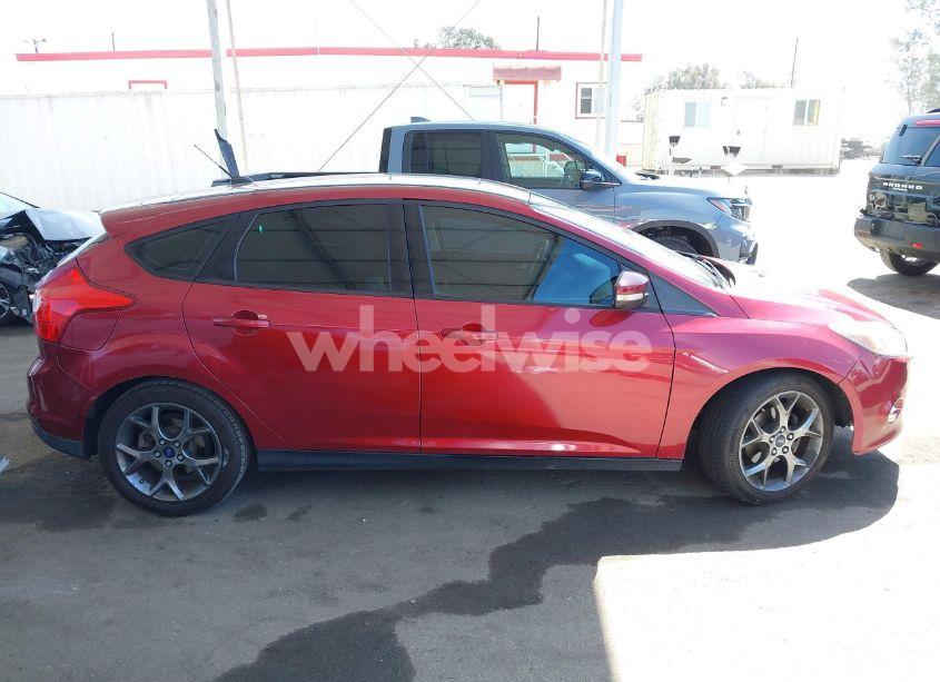 Photo 13 of 2014 Ford Focus SE (VIN 1FADP3K21EL326401)