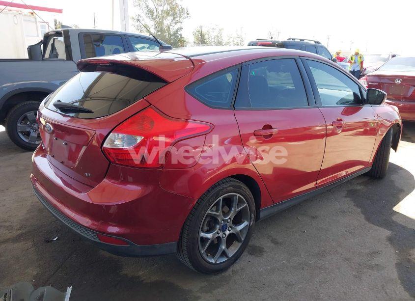 Photo 4 of 2014 Ford Focus SE (VIN 1FADP3K21EL326401)