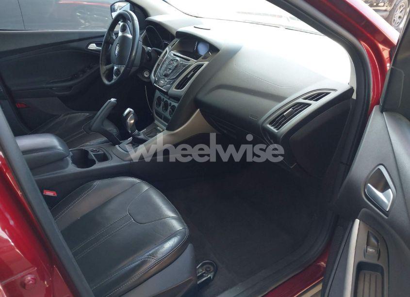 Photo 5 of 2014 Ford Focus SE (VIN 1FADP3K21EL326401)