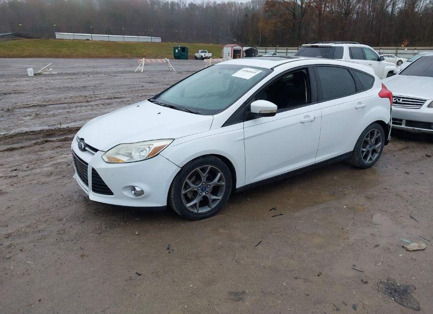 Photo 2 of 2014 Ford Focus SE (VIN 1FADP3K21EL368566)