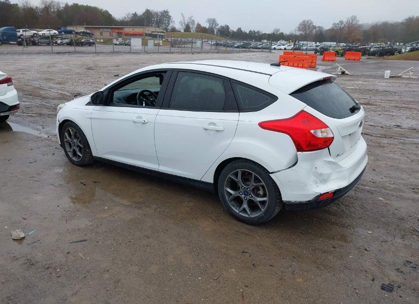 Photo 3 of 2014 Ford Focus SE (VIN 1FADP3K21EL368566)