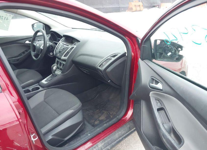 Photo 5 of 2014 Ford Focus SE (VIN 1FADP3K21EL379759)