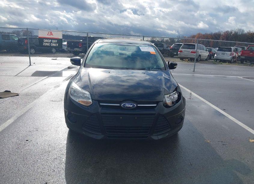 Photo 12 of 2014 Ford Focus SE (VIN 1FADP3K21EL404692)