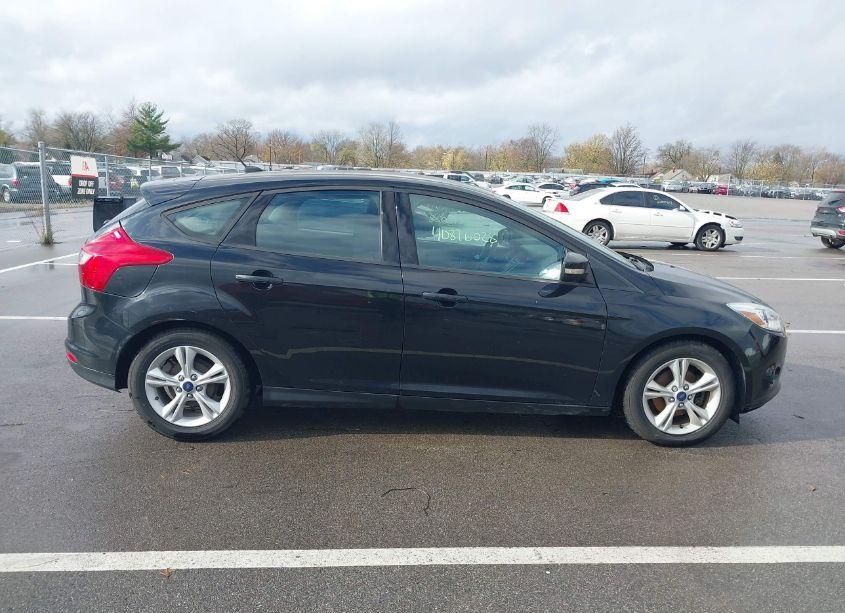 Photo 13 of 2014 Ford Focus SE (VIN 1FADP3K21EL404692)