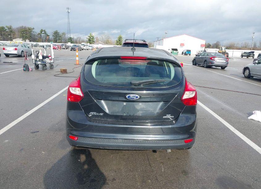 Photo 16 of 2014 Ford Focus SE (VIN 1FADP3K21EL404692)
