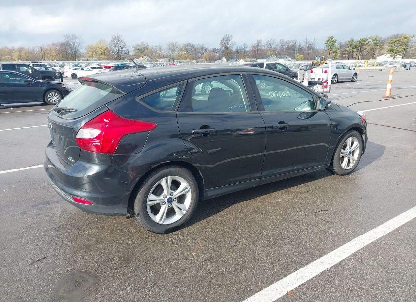 Photo 4 of 2014 Ford Focus SE (VIN 1FADP3K21EL404692)